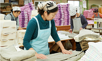検品・出荷風景の写真